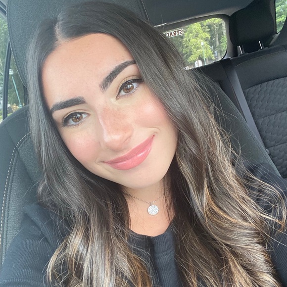 Meet your Posher, Danielle - Picture 1 of 1